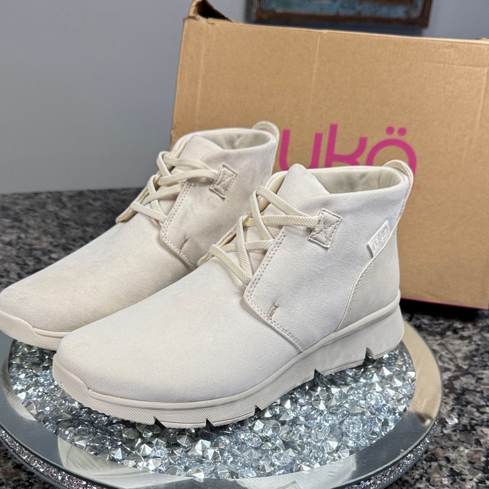 Ryka Candid Gardenia white Cream Ankle shoes NWT 9.5 - Picture 6 of 13